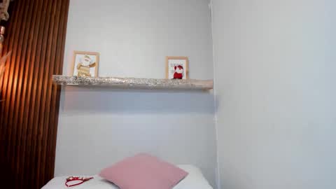 Lana     igauroraaaaaaaaa 1 online show from 12-20-25, 12:51