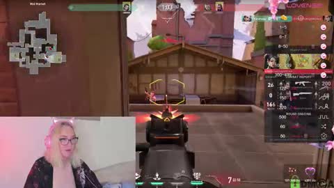 Snapshot of lana_lunar chatting on 10-24-25, 11:39 Lana online show from 10-24-25, 11:39