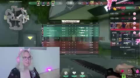 Snapshot of lana_lunar chatting on 10-28-25, 02:20 Lana online show from 10-28-25, 02:20