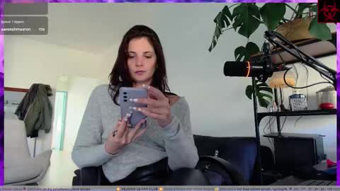 Snapshot of lana_the_virus chatting on 10-07-25, 12:57 Lana The Virus online show from 10-07-25, 12:57
