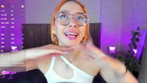 Snapshot of lanaamills chatting on 10-10-25, 05:17 Lana online show from 10-10-25, 05:17