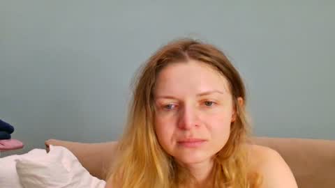 Lana online show from 07-04-26, 11:49