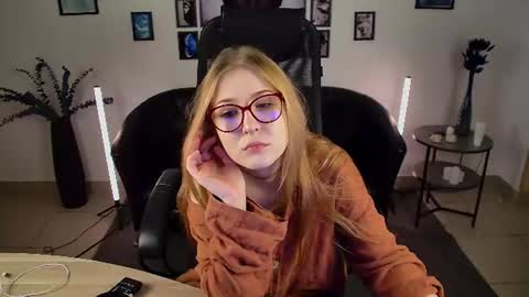 lana online show from 06-14-26, 10:28