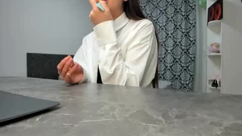 Snapshot of lanalandd chatting on 12-10-24, 01:32 Lana online show from 12-10-24, 01:32