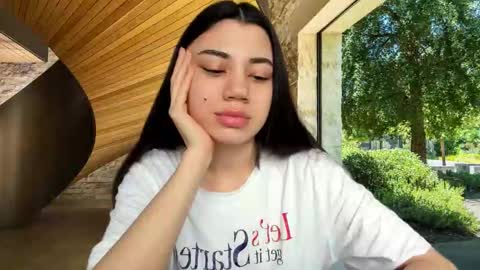 Snapshot of lanalandd chatting on 09-11-25, 10:04 Lana online show from 09-11-25, 10:04