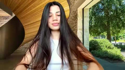 Snapshot of lanalandd chatting on 10-04-25, 10:02 Lana online show from 10-04-25, 10:02