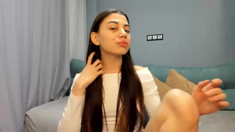 Snapshot of lanalandd chatting on 10-30-25, 05:35 Lana online show from 10-30-25, 05:35