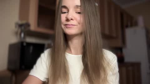 Snapshot of lanaloulou chatting on 12-06-24, 10:08 Lana online show from 12-06-24, 10:08