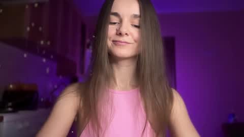 Snapshot of lanaloulou chatting on 12-18-24, 12:10 Lana online show from 12-18-24, 12:10