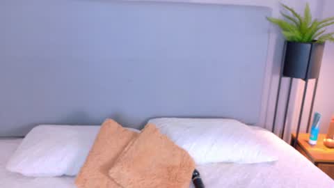 Lana online show from 06-18-26, 10:14