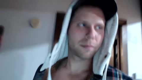 Snapshot of lancehardin chatting on 10-08-25, 11:46 Lance online show from 10-08-25, 11:46