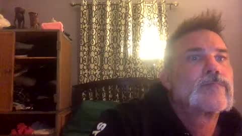 landlord1612 online show from 11-04-25, 04:44