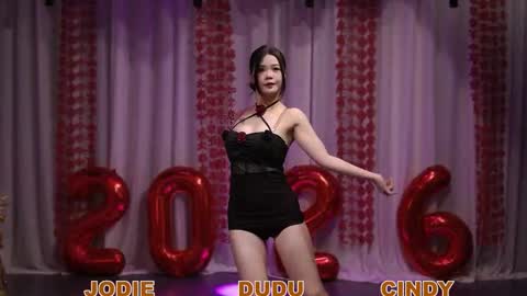 Snapshot of lankwaifong_cindy chatting on 03-17-26, 02:49 lankwaifong_cindy online show from 03-17-26, 02:49