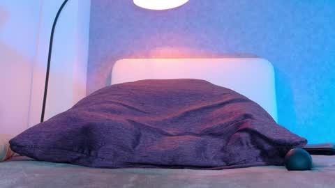 lanna_w online show from 05-09-26, 08:25