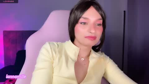 Camila online show from 06-18-26, 09:19