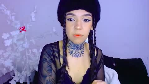 LANNIE   online show from 10-08-25, 04:04