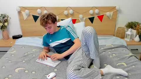 Fandi online show from 03-06-25, 07:43