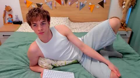 Fandi online show from 02-18-26, 01:18