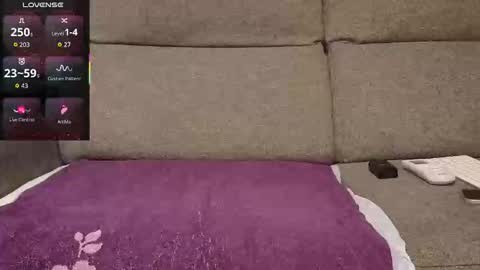 lapetitefrenchie83 online show from 11-20-25, 10:59