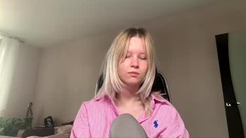 Snapshot of laquandameisinger chatting on 07-22-26, 11:24 Jessica online show from 07-22-26, 11:24