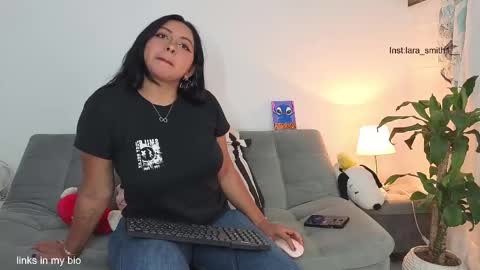 Snapshot of lara1__ chatting on 02-19-26, 01:12 Lara online show from 02-19-26, 01:12