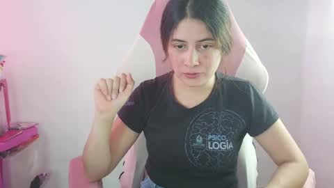Snapshot of lara_aisha chatting on 06-12-26, 05:34 LARA online show from 06-12-26, 05:34