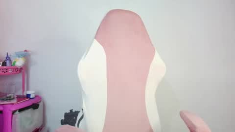 Snapshot of lara_aisha chatting on 06-15-26, 10:34 LARA online show from 06-15-26, 10:34