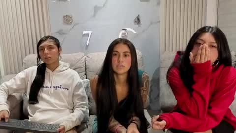 lara_as online show from 05-06-26, 07:02
