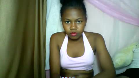 Snapshot of lara_belle chatting on 05-04-26, 02:35 lara_belle online show from 05-04-26, 02:35