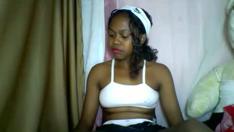Snapshot of lara_belle chatting on 05-06-26, 06:35 lara_belle online show from 05-06-26, 06:35