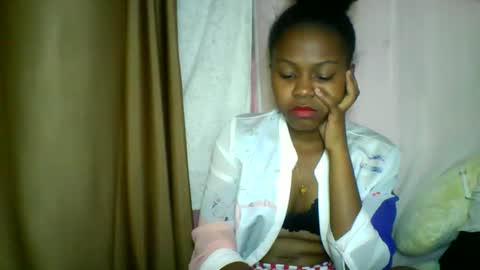 Snapshot of lara_belle chatting on 05-16-26, 12:07 lara_belle online show from 05-16-26, 12:07
