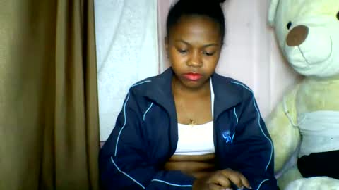 Snapshot of lara_belle chatting on 05-18-26, 04:07 lara_belle online show from 05-18-26, 04:07