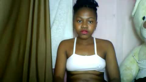 Snapshot of lara_belle chatting on 05-18-26, 07:20 lara_belle online show from 05-18-26, 07:20