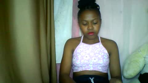 Snapshot of lara_belle chatting on 05-19-26, 02:23 lara_belle online show from 05-19-26, 02:23