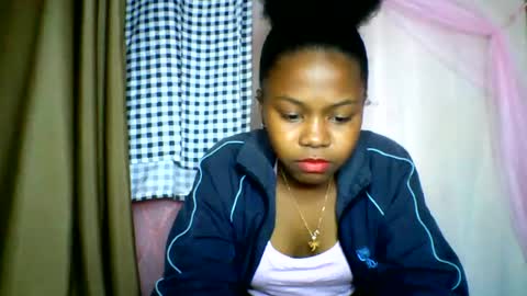 Snapshot of lara_belle chatting on 06-13-26, 08:12 lara_belle online show from 06-13-26, 08:12