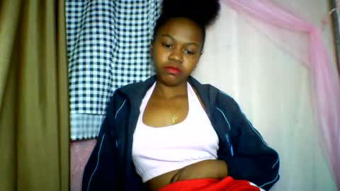 Snapshot of lara_belle chatting on 06-13-26, 08:18 lara_belle online show from 06-13-26, 08:18