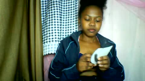 Snapshot of lara_belle chatting on 06-15-26, 10:28 lara_belle online show from 06-15-26, 10:28