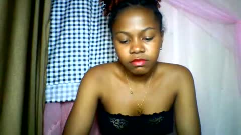 Snapshot of lara_belle chatting on 06-17-26, 08:39 lara_belle online show from 06-17-26, 08:39