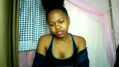 Snapshot of lara_belle chatting on 06-20-26, 12:03 lara_belle online show from 06-20-26, 12:03