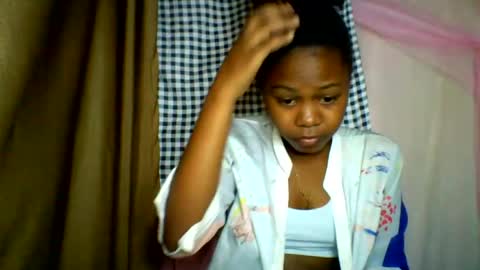 Snapshot of lara_belle chatting on 06-22-26, 01:51 lara_belle online show from 06-22-26, 01:51