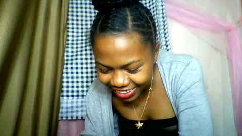 Snapshot of lara_belle chatting on 06-24-26, 06:29 lara_belle online show from 06-24-26, 06:29