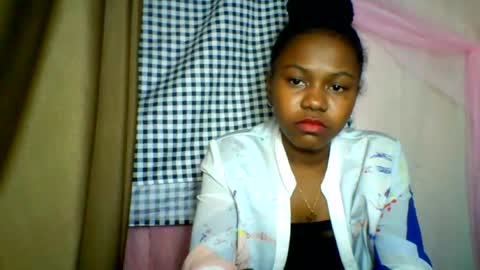 Snapshot of lara_belle chatting on 06-25-26, 05:17 lara_belle online show from 06-25-26, 05:17