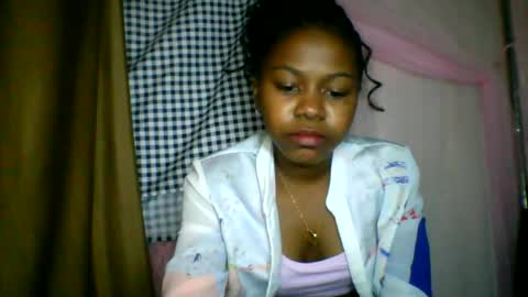 Snapshot of lara_belle chatting on 07-06-26, 04:31 lara_belle online show from 07-06-26, 04:31