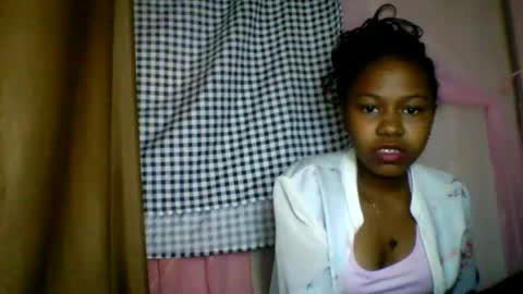 Snapshot of lara_belle chatting on 07-07-26, 06:47 lara_belle online show from 07-07-26, 06:47