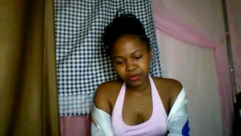 Snapshot of lara_belle chatting on 07-07-26, 07:23 lara_belle online show from 07-07-26, 07:23