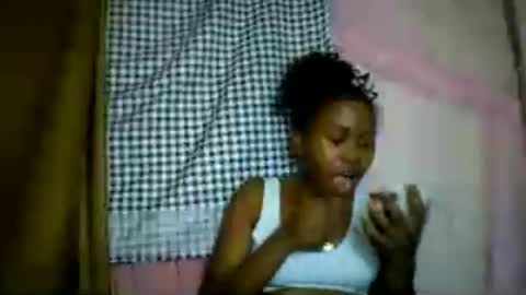 Snapshot of lara_belle chatting on 07-09-26, 11:25 lara_belle online show from 07-09-26, 11:25