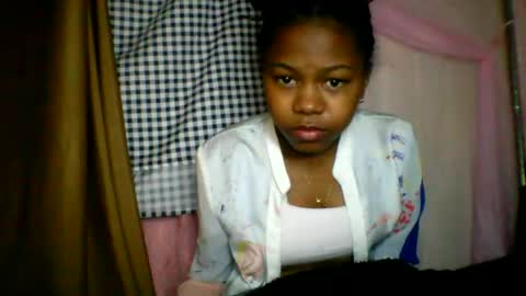 Snapshot of lara_belle chatting on 07-10-26, 01:10 lara_belle online show from 07-10-26, 01:10