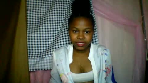 Snapshot of lara_belle chatting on 07-13-26, 08:17 lara_belle online show from 07-13-26, 08:17