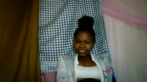 Snapshot of lara_belle chatting on 07-14-26, 10:21 lara_belle online show from 07-14-26, 10:21
