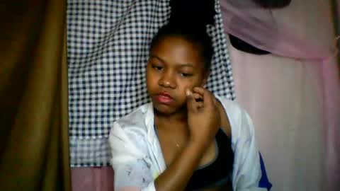 Snapshot of lara_belle chatting on 07-15-26, 11:37 lara_belle online show from 07-15-26, 11:37